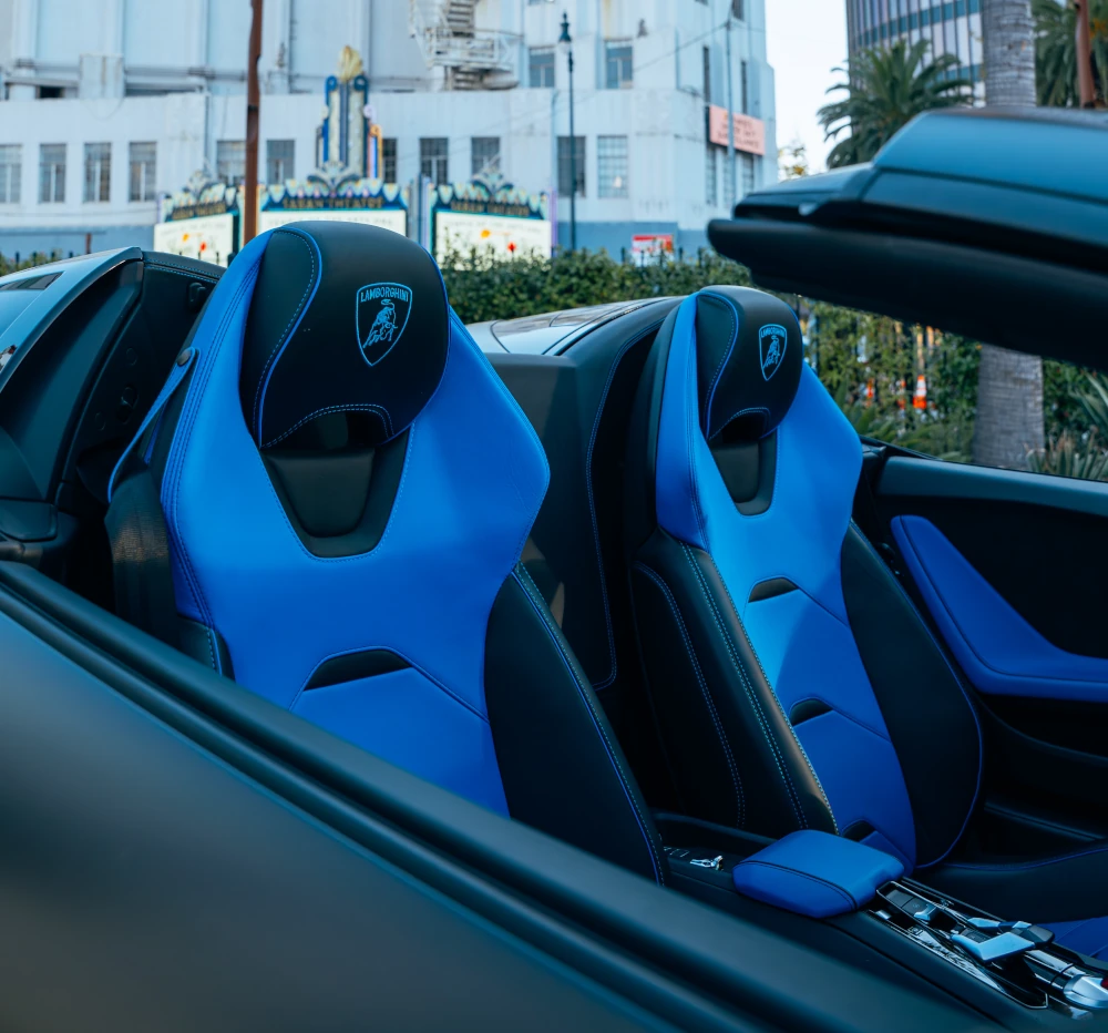 Lamborghini Huracan EVO vivid blue and black two-seat interior